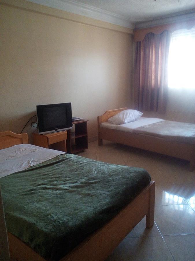 Mamba Hotel Кампала Экстерьер фото